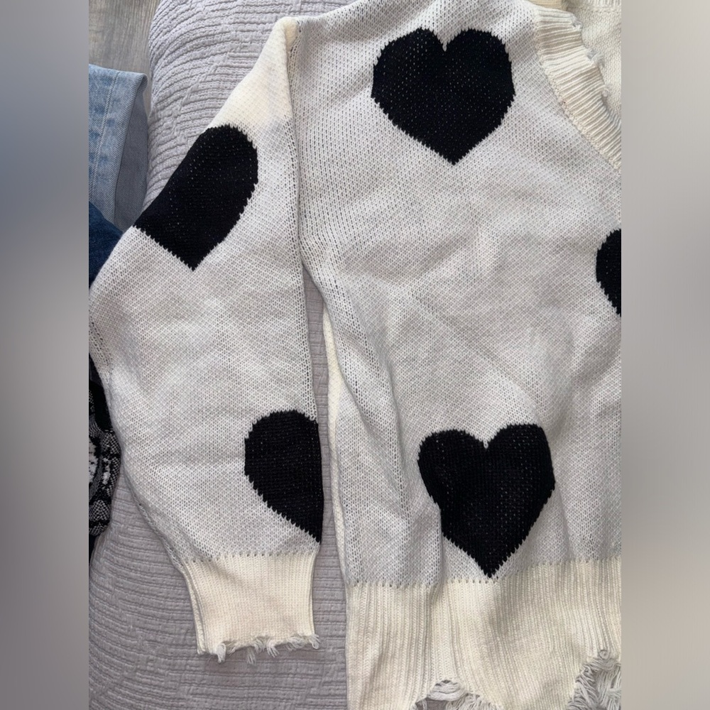 Distressed Heart Sweater - Picture 9 of 12